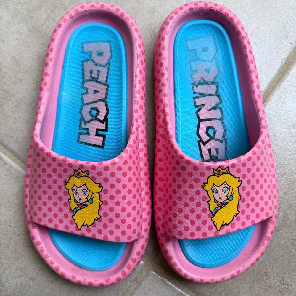 Women’s GroundUp Princess Peach Slide On Slippers Slides Flip Flops Nintendo 8